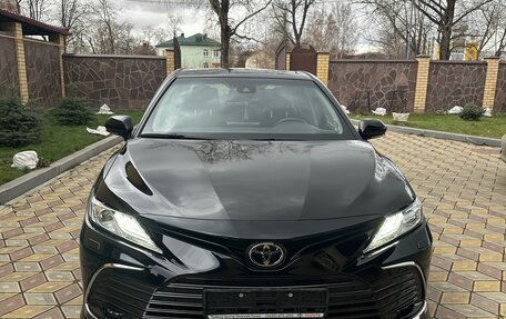 Toyota Camry, 2021 год, 3 800 000 рублей, 1 фотография