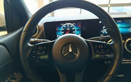 Mercedes-Benz B-Класс, 2019 год, 2 700 000 рублей, 18 фотография