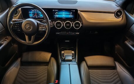 Mercedes-Benz B-Класс, 2019 год, 2 700 000 рублей, 17 фотография