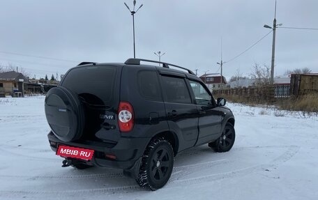 Chevrolet Niva I рестайлинг, 2018 год, 770 000 рублей, 5 фотография