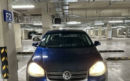 Volkswagen Jetta VI, 2010 год, 665 000 рублей, 1 фотография