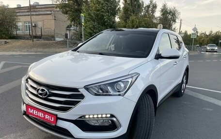 Hyundai Santa Fe III рестайлинг, 2017 год, 2 400 000 рублей, 1 фотография