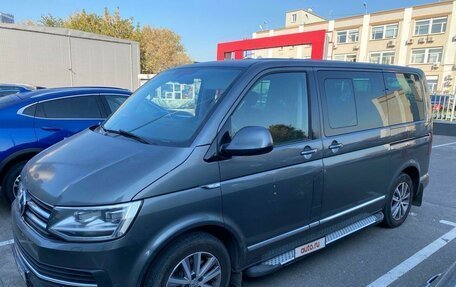 Volkswagen Multivan T6 рестайлинг, 2016 год, 3 900 000 рублей, 3 фотография