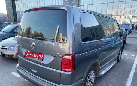 Volkswagen Multivan T6 рестайлинг, 2016 год, 3 900 000 рублей, 6 фотография