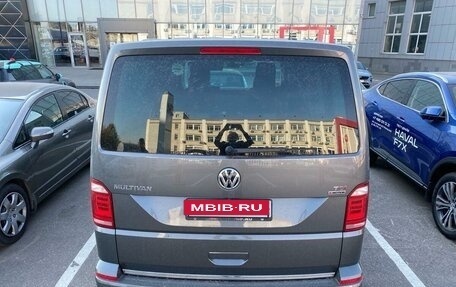 Volkswagen Multivan T6 рестайлинг, 2016 год, 3 900 000 рублей, 5 фотография