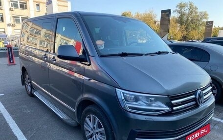 Volkswagen Multivan T6 рестайлинг, 2016 год, 3 900 000 рублей, 8 фотография