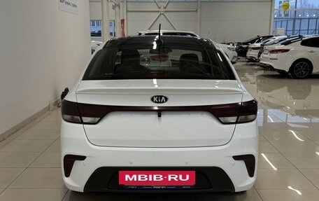 KIA Rio IV, 2018 год, 1 530 000 рублей, 5 фотография