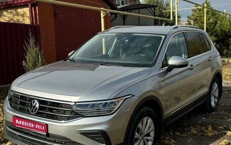 Volkswagen Tiguan II, 2020 год, 3 700 000 рублей, 1 фотография