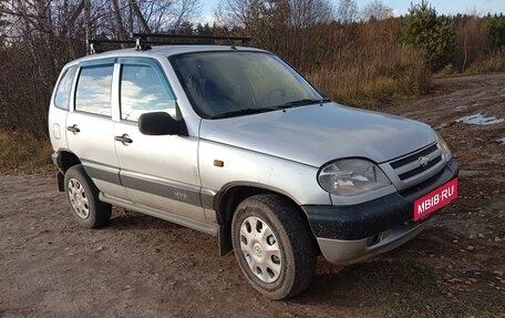 Chevrolet Niva I рестайлинг, 2003 год, 239 000 рублей, 2 фотография