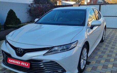 Toyota Camry, 2018 год, 3 000 000 рублей, 1 фотография