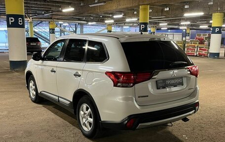 Mitsubishi Outlander III рестайлинг 3, 2015 год, 2 195 000 рублей, 8 фотография