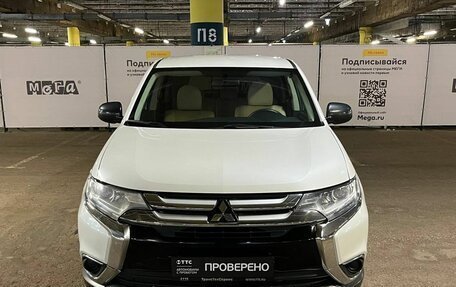 Mitsubishi Outlander III рестайлинг 3, 2015 год, 2 195 000 рублей, 2 фотография