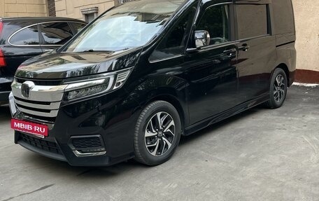 Honda Stepwgn IV, 2019 год, 2 625 000 рублей, 2 фотография