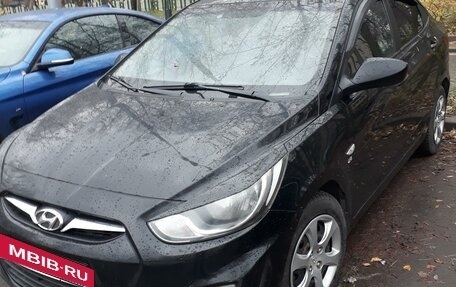 Hyundai Solaris II рестайлинг, 2013 год, 720 000 рублей, 3 фотография