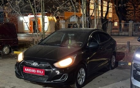 Hyundai Solaris II рестайлинг, 2013 год, 400 000 рублей, 11 фотография