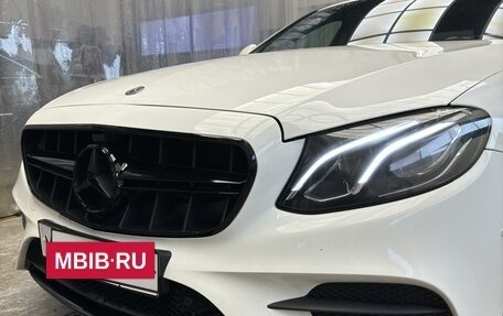 Mercedes-Benz E-Класс, 2019 год, 4 300 000 рублей, 2 фотография