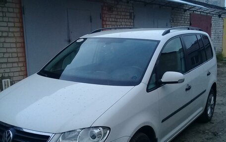 Volkswagen Touran III, 2008 год, 780 000 рублей, 3 фотография