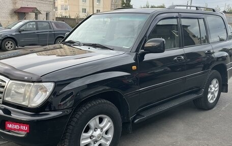 Toyota Land Cruiser 100 рестайлинг 2, 2004 год, 2 300 000 рублей, 14 фотография