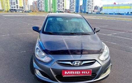 Hyundai Solaris II рестайлинг, 2013 год, 690 000 рублей, 4 фотография