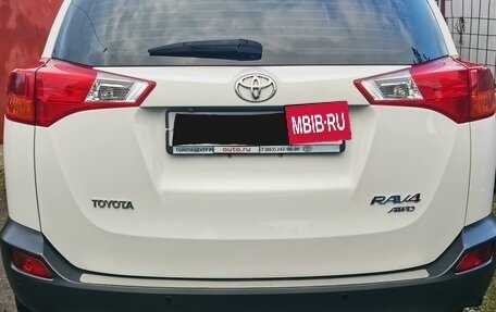 Toyota RAV4, 2013 год, 1 900 000 рублей, 4 фотография