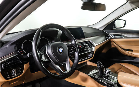 BMW 5 серия, 2019 год, 3 949 000 рублей, 16 фотография