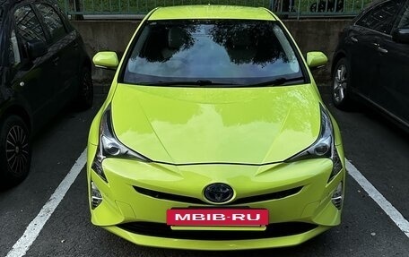 Toyota Prius IV XW50, 2016 год, 1 790 000 рублей, 3 фотография