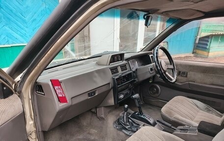 Nissan Terrano II рестайлинг, 1991 год, 530 000 рублей, 7 фотография