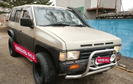 Nissan Terrano II рестайлинг, 1991 год, 530 000 рублей, 2 фотография