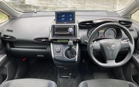 Toyota Wish II, 2017 год, 1 090 000 рублей, 10 фотография