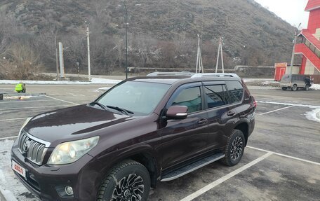 Toyota Land Cruiser Prado 150 рестайлинг 2, 2011 год, 3 050 000 рублей, 3 фотография