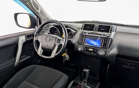 Toyota Land Cruiser Prado 150 рестайлинг 2, 2017 год, 3 715 000 рублей, 27 фотография