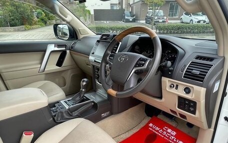 Toyota Land Cruiser Prado 150 рестайлинг 2, 2021 год, 3 490 000 рублей, 10 фотография