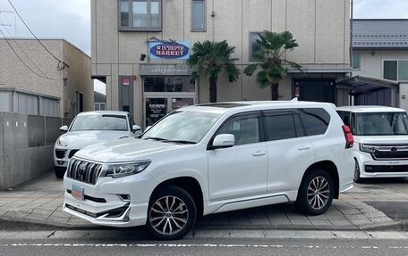 Toyota Land Cruiser Prado 150 рестайлинг 2, 2021 год, 3 490 000 рублей, 2 фотография