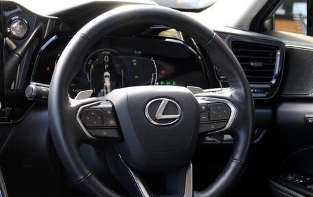 Lexus NX, 2021 год, 4 000 000 рублей, 11 фотография