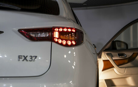 Infiniti FX II, 2013 год, 2 135 000 рублей, 31 фотография