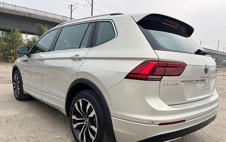 Volkswagen Tiguan II, 2021 год, 2 325 000 рублей, 4 фотография