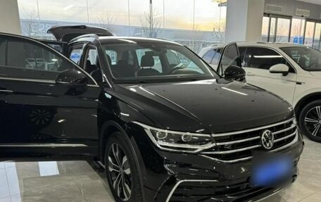 Volkswagen Tiguan II, 2022 год, 3 690 000 рублей, 3 фотография