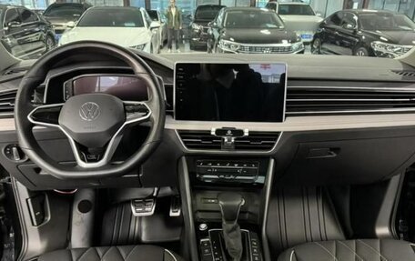 Volkswagen Tiguan II, 2022 год, 3 690 000 рублей, 6 фотография