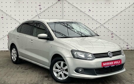 Volkswagen Polo VI (EU Market), 2011 год, 880 000 рублей, 2 фотография