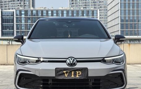 Volkswagen Golf VIII, 2022 год, 2 415 000 рублей, 2 фотография