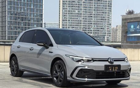 Volkswagen Golf VIII, 2022 год, 2 415 000 рублей, 3 фотография