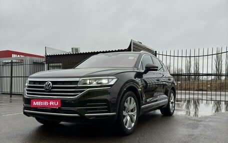 Volkswagen Touareg III, 2022 год, 5 600 000 рублей, 2 фотография