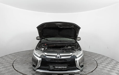 Mitsubishi Outlander III рестайлинг 3, 2018 год, 2 119 000 рублей, 9 фотография