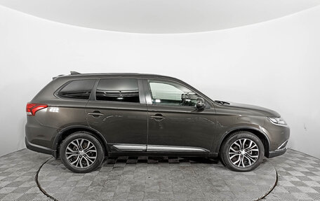 Mitsubishi Outlander III рестайлинг 3, 2018 год, 2 119 000 рублей, 4 фотография