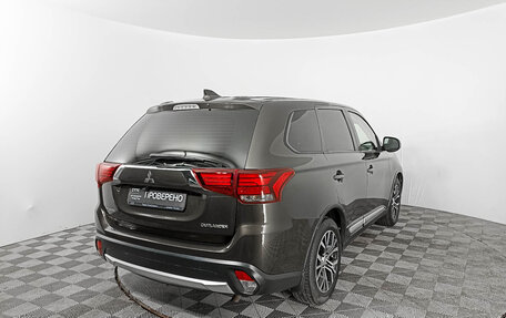 Mitsubishi Outlander III рестайлинг 3, 2018 год, 2 119 000 рублей, 5 фотография