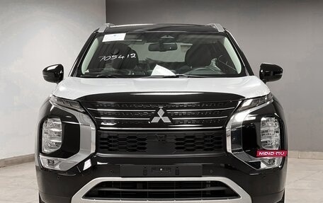 Mitsubishi Outlander, 2023 год, 5 250 000 рублей, 2 фотография