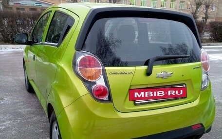 Chevrolet Spark III, 2011 год, 630 000 рублей, 2 фотография