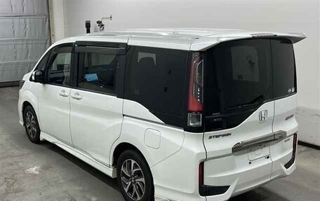 Honda Stepwgn IV, 2021 год, 2 830 000 рублей, 2 фотография