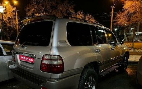 Toyota Land Cruiser 100 рестайлинг 2, 2003 год, 3 200 000 рублей, 12 фотография