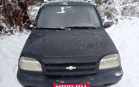 Chevrolet Niva I рестайлинг, 2003 год, 275 000 рублей, 1 фотография